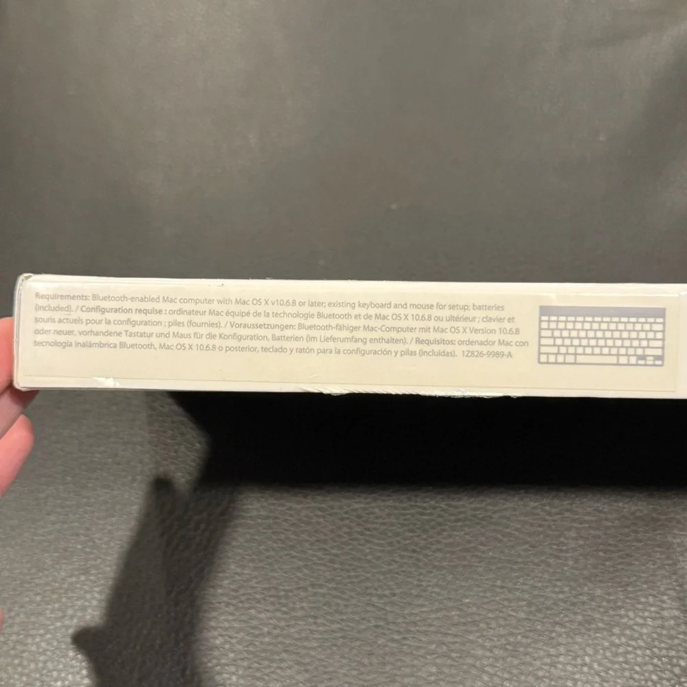 Apple Wireless Keyboard - MC184LL/B (SEALED)